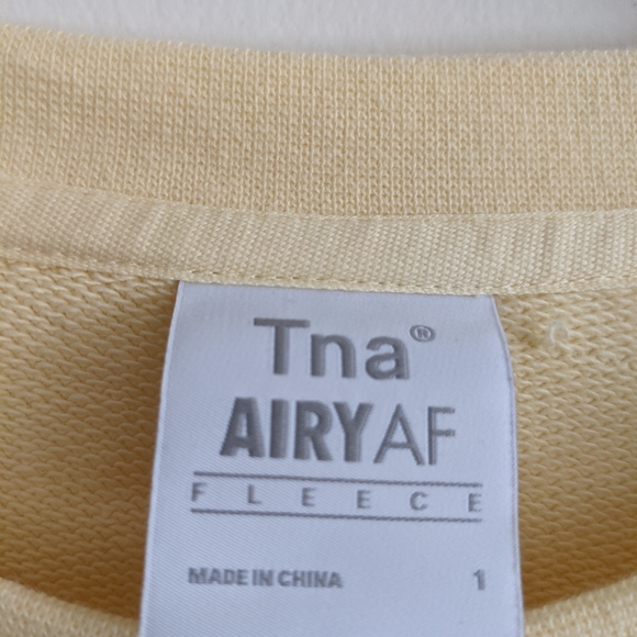 Aritzia Yellow Airy Fleece Boyfriend Crew Sweatshirt Size 1 - Picture 3 of 4